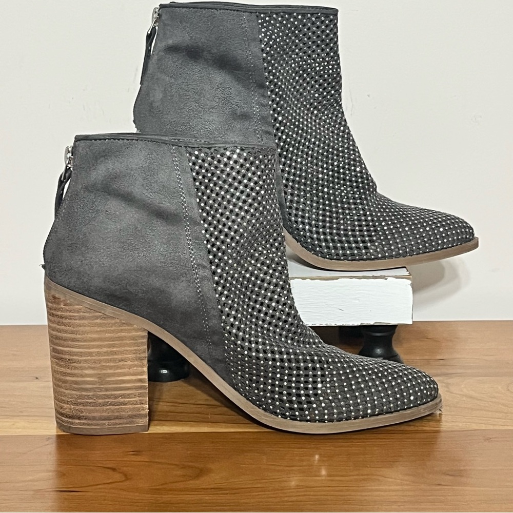 Madden Girl Mocha Gray and Silver Ankle Boots Size 9M Block‎ Heel Y2K Perforated